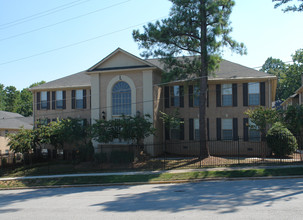 Les Concordes Apartments in Atlanta, GA - Building Photo - Building Photo