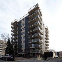 City View Manor in Calgary, AB - Building Photo - Building Photo