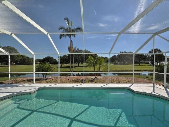 4841 Palm Aire Dr in Sarasota, FL - Building Photo - Building Photo