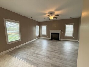 203 Moonstone Ct in Jacksonville, NC - Building Photo - Building Photo