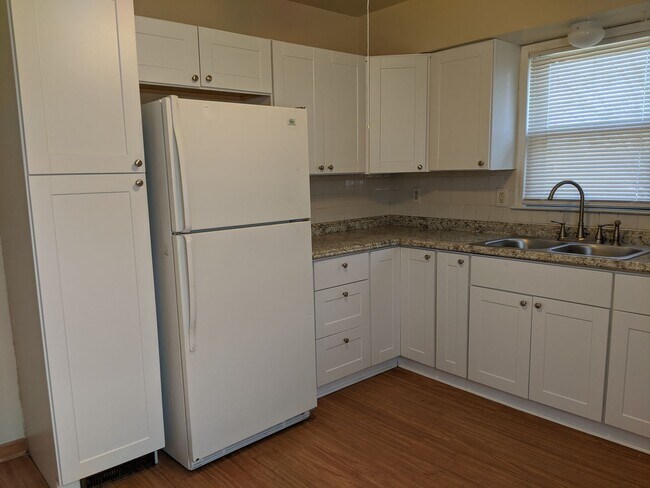 5844 N 83rd St in Milwaukee, WI - Building Photo - Building Photo