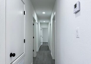 328 Clearwater St in Houston, TX - Building Photo - Building Photo