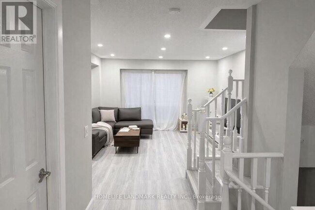 50 Strathaven Dr in Mississauga, ON - Building Photo - Building Photo