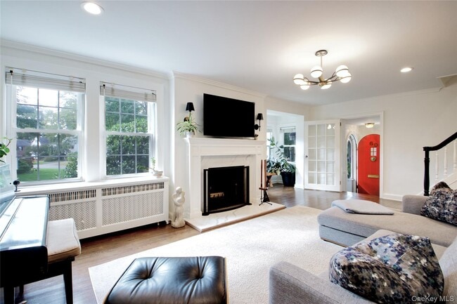 60 Thayer Rd in Manhasset, NY - Building Photo - Building Photo