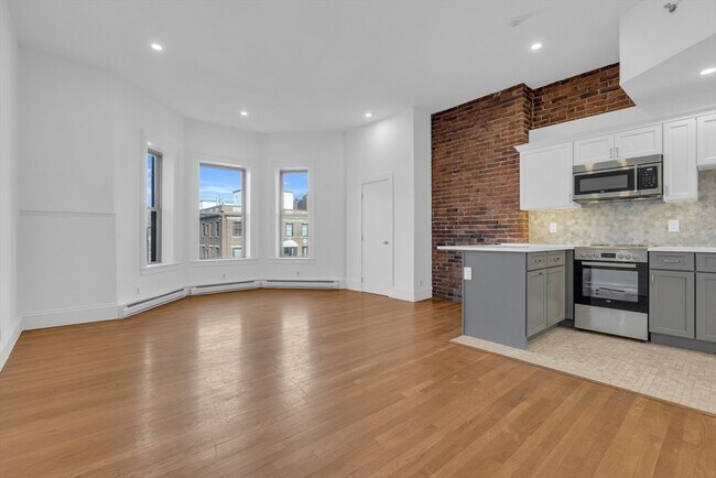 389 Beacon St in Boston, MA - Building Photo - Building Photo
