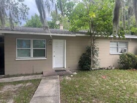 1708 High St in Leesburg, FL - Building Photo