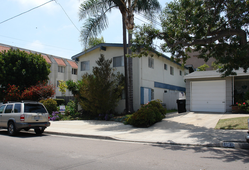 4530 Olney St in San Diego, CA - Building Photo