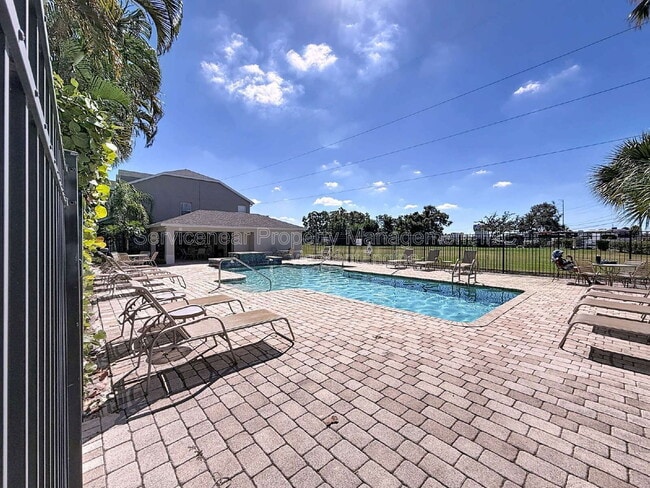8722 Eleanor Ct in Largo, FL - Building Photo - Building Photo