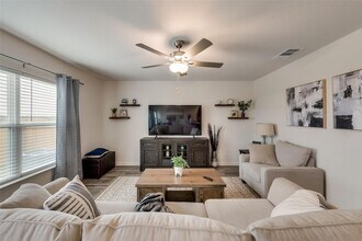 10857 Copper Hills Ln in Fort Worth, TX - Building Photo - Building Photo