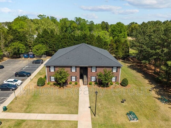 74 Fantasy Ln in Lillington, NC - Foto de edificio - Building Photo