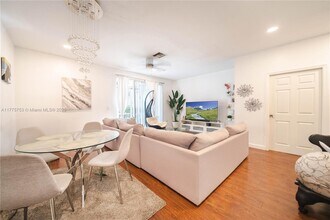 8972 NW 54th St in Sunrise, FL - Building Photo - Building Photo