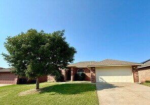 517 SW 39th St in Moore, OK - Building Photo