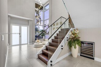 7534 NW 98th Ave in Doral, FL - Building Photo - Building Photo