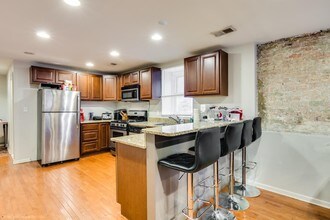 2200-2206 W Cortez St in Chicago, IL - Building Photo - Interior Photo