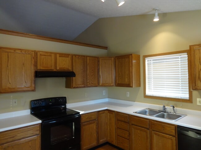 4633 Stratford Ln in Columbus, OH - Building Photo - Building Photo