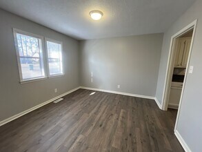 102 Commanche Trl in Jackson, TN - Building Photo - Building Photo