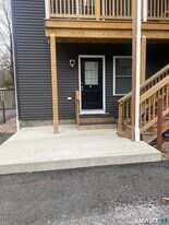 19 Railroad Ave in Beacon Falls, CT - Building Photo