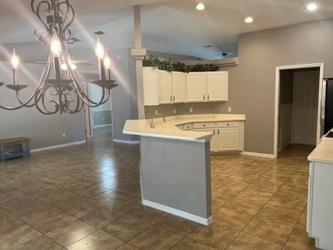 4585 NW 48th Ln in Ocala, FL - Foto de edificio - Building Photo