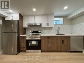 76 Annette St in Toronto, ON - Building Photo - Building Photo