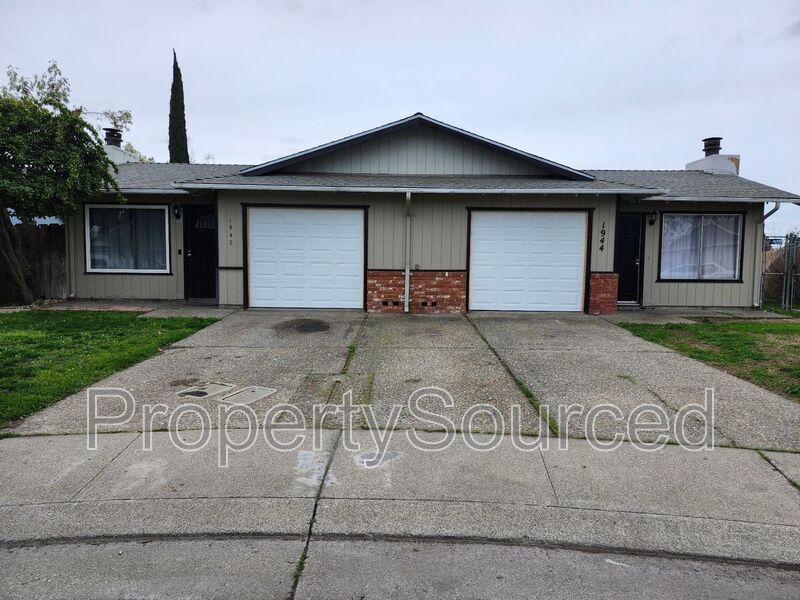 1942 Hickock Ct in Stockton, CA - Building Photo