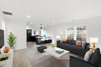 167 Rockmart Dr SW, Unit 4 in Atlanta, GA - Building Photo - Building Photo