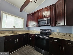 6020 Regents Park Rd in Centreville, VA - Building Photo - Building Photo