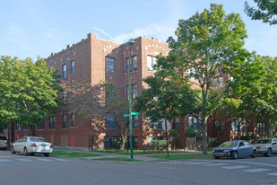 7001 S Merrill Ave Apartamentos