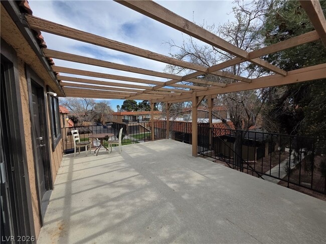 241 Misty Isle Ln in Las Vegas, NV - Building Photo - Building Photo