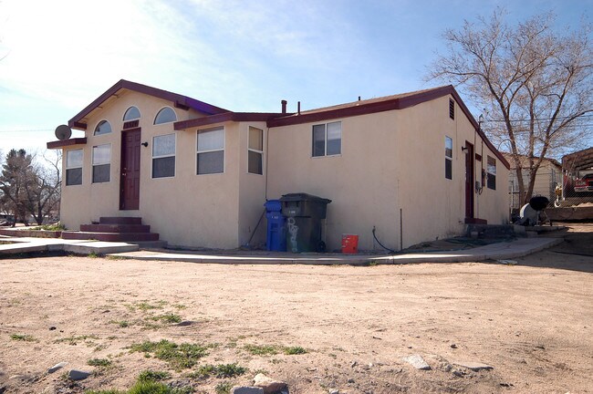 15574-15578 Second St in Victorville, CA - Building Photo - Building Photo