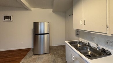 39 Sunset Ave in Venice, CA - Foto de edificio - Building Photo