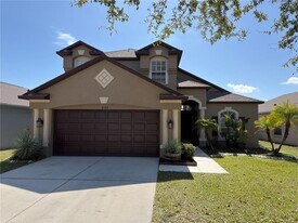 8103 Tar Hollow Dr in Gibsonton, FL - Building Photo