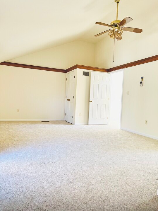 9600 Accord Dr in Potomac, MD - Building Photo