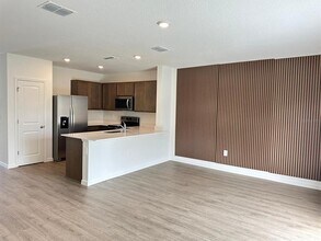 31206 Midnight Sun Wy in Wesley Chapel, FL - Building Photo - Building Photo