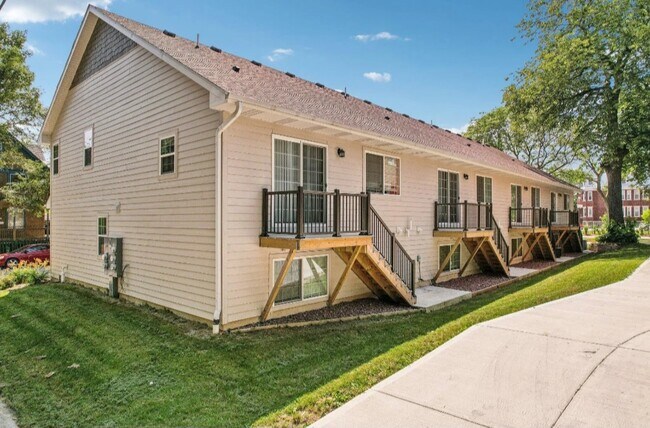 1110 E Wright St in Milwaukee, WI - Foto de edificio - Building Photo