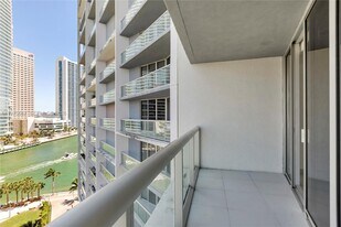 475 Brickell Ave, Unit 1010 in Miami, FL - Building Photo