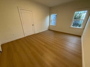 2801 San Marino St in Los Angeles, CA - Building Photo - Building Photo