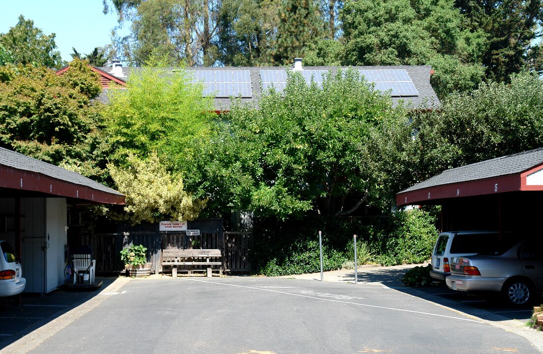 Santa Rosa Creek Commons in Santa Rosa, CA - Foto de edificio