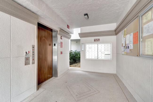 14096 Huntington Pointe Dr in Delray Beach, FL - Building Photo - Building Photo