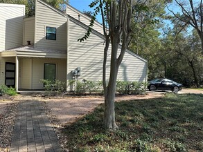 10820 W Timberwagon Cir in The Woodlands, TX - Building Photo - Building Photo