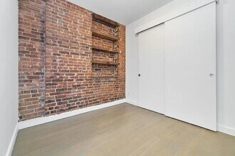 22 Spring St in New York, NY - Foto de edificio - Building Photo