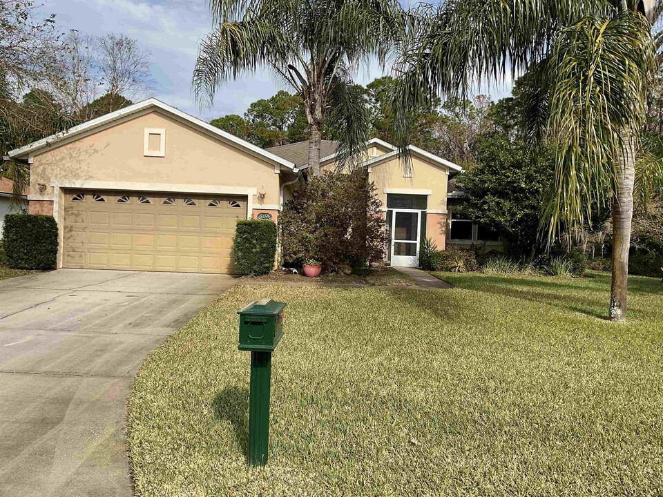 5154 Cypress Links Blvd in Elkton, FL - Building Photo