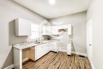 3236 N Capitol Ave in Indianapolis, IN - Building Photo - Building Photo