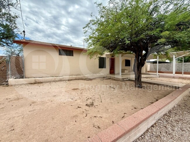 property at 2760 N Palo Verde Ave