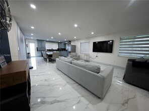 1230 NE 89th St in Miami, FL - Building Photo - Building Photo