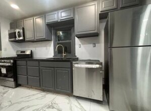 4 Chapel Pl in Binghamton, NY - Foto de edificio - Building Photo