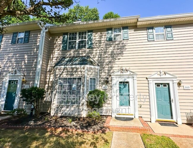 property at 307 Silverberry Ct