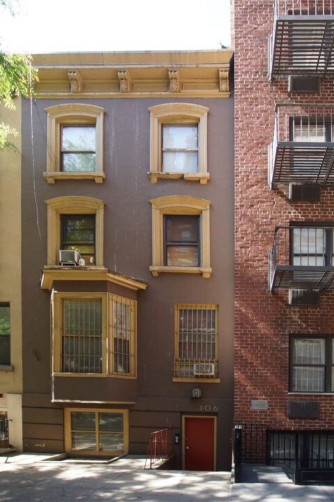 106 E 31st St in New York, NY - Building Photo