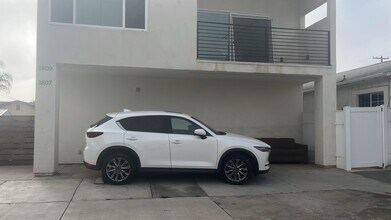 1807 Donax Ave in San Diego, CA - Building Photo - Building Photo