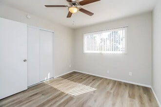 6724 S Lakeshore Dr in Tempe, AZ - Building Photo - Building Photo