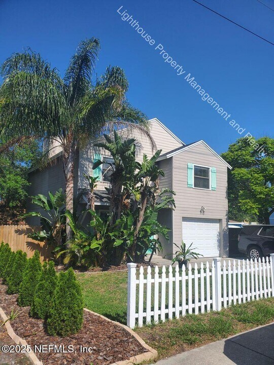 916 Penman Rd in Jacksonville Beach, FL - Building Photo